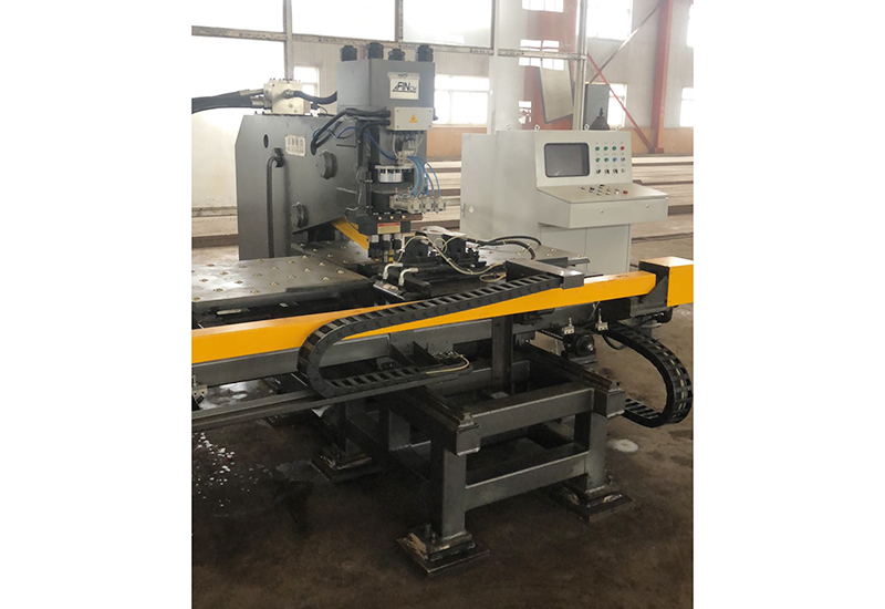 PP103B型數控液壓沖(chōng)孔機(jī)