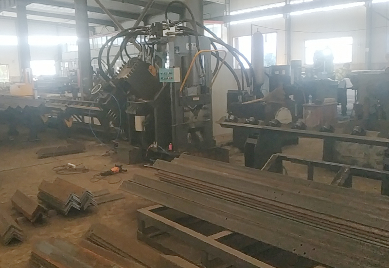 APM2020型數控型鋼(gāng)聯合生産(chǎn)線